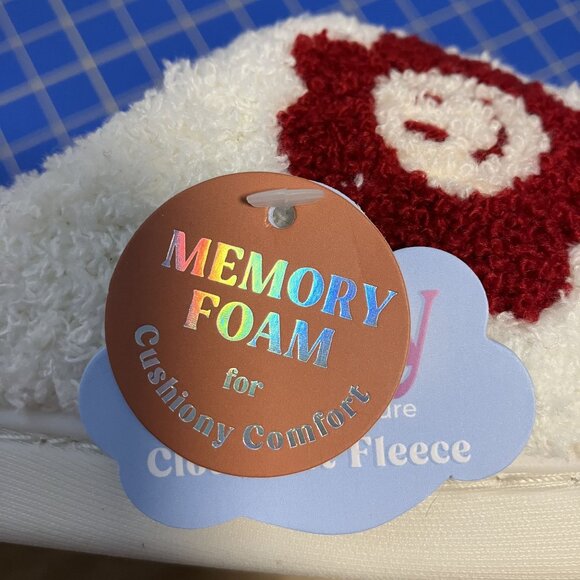 Moon Cake NWT Cream Happy Face Flower Fuzzy Slippers and Socks Set Sz 5/6 - Picture 7 of 9